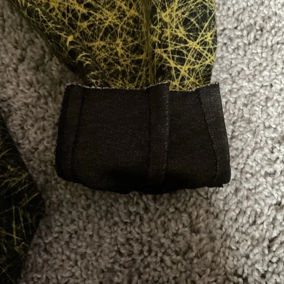 Cedric Charlier black/yellow splash rayon W sz8 top - Picture 7 of 11